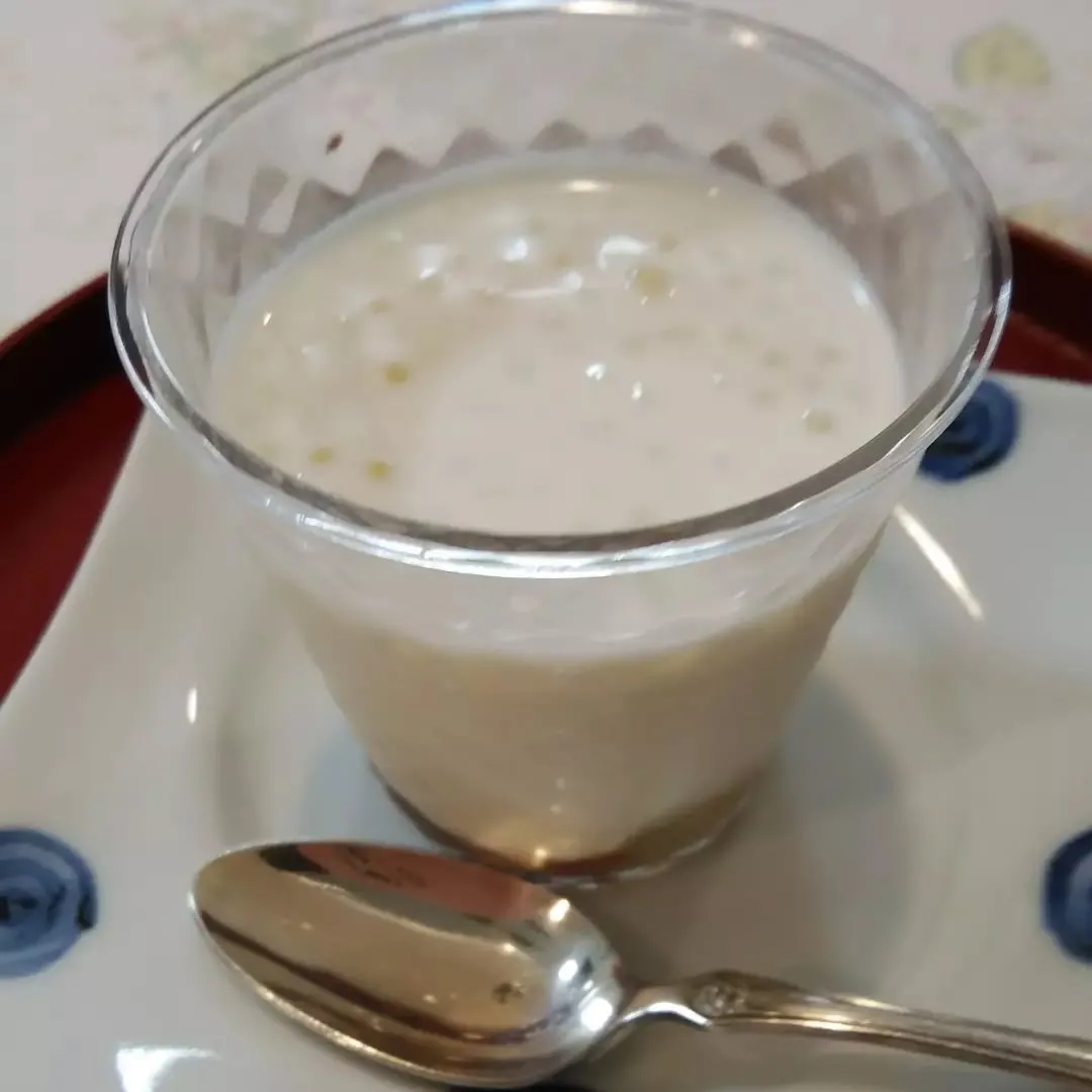 夏限定の“ココ”ココナッツミルク、ナタデココ、タピオカ、小豆のハーモニー😋😋😋